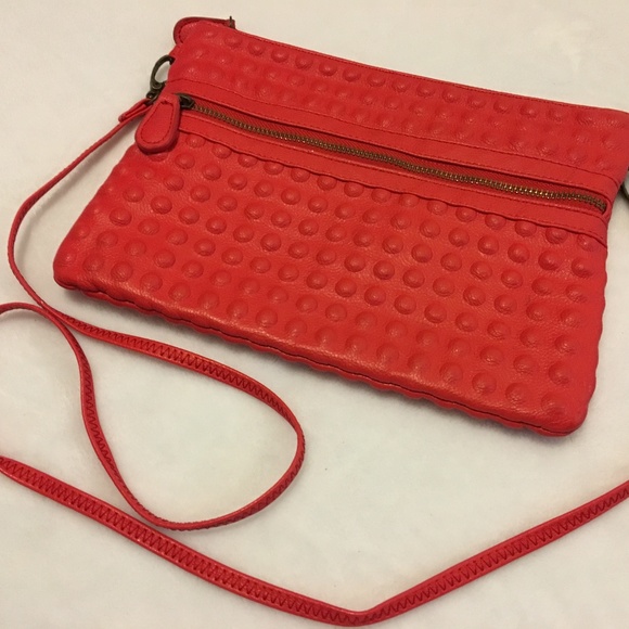 Forever 21 Handbags - 5/$20 Forever 21 Textured Bumpy Crossbody Purse
